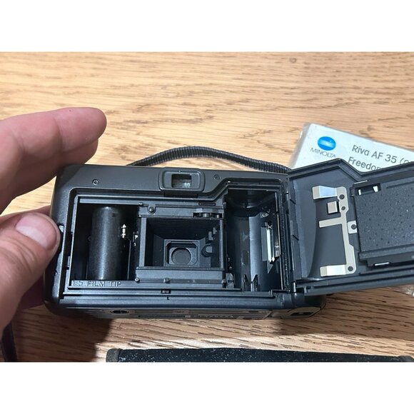 Minolta Freedom AF 35 Compact Point and Shoot 35mm Film Camera - Picture 7 of 8